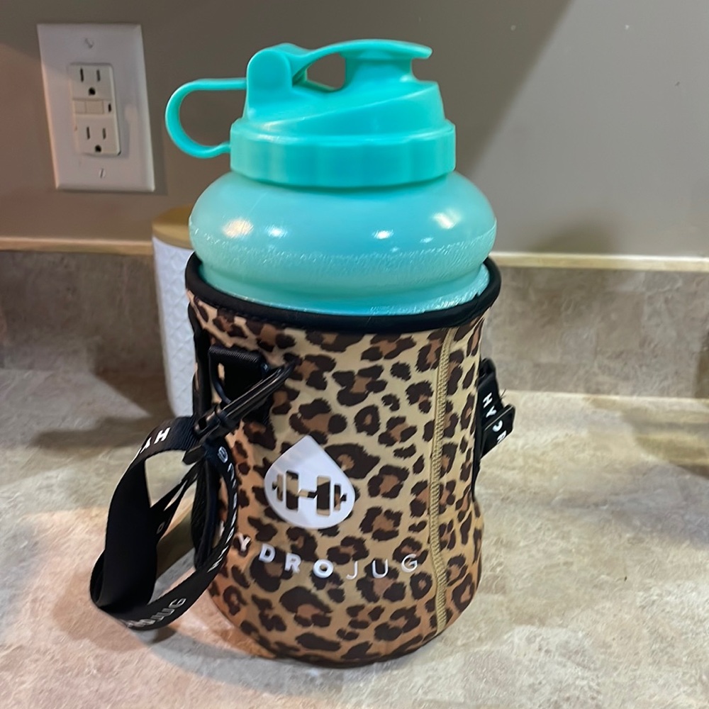 Hydro jug and sleeve